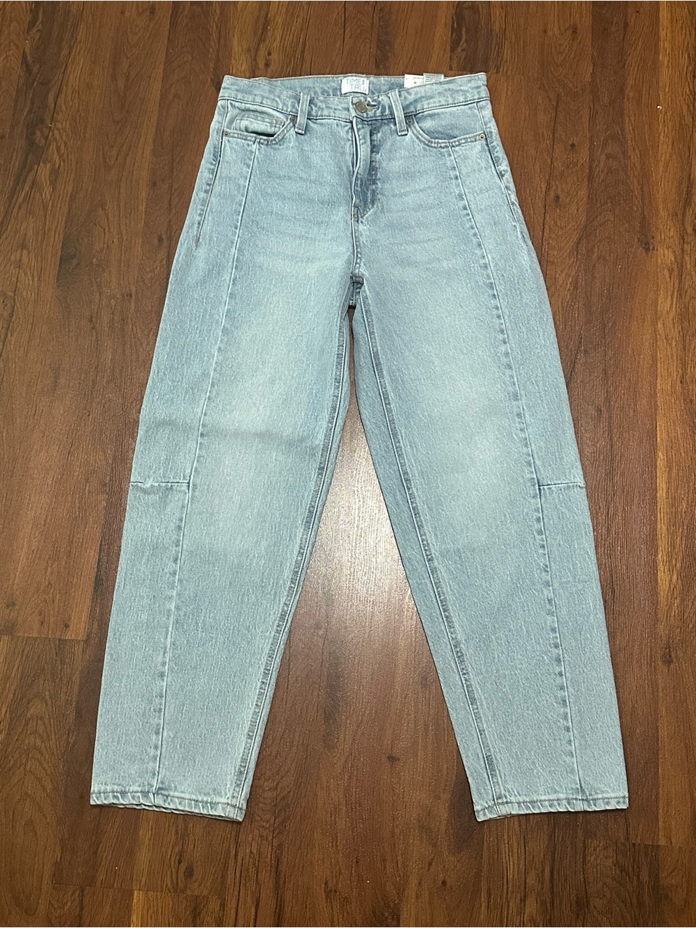 Time and Tru Light Wash High-Rise Barrel Leg Jeans - Picture 7 of 11